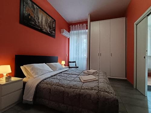 Adriatic Room 50 m dalla stazione Ferroviaria di Ciampino e dalla navetta aeroportuale