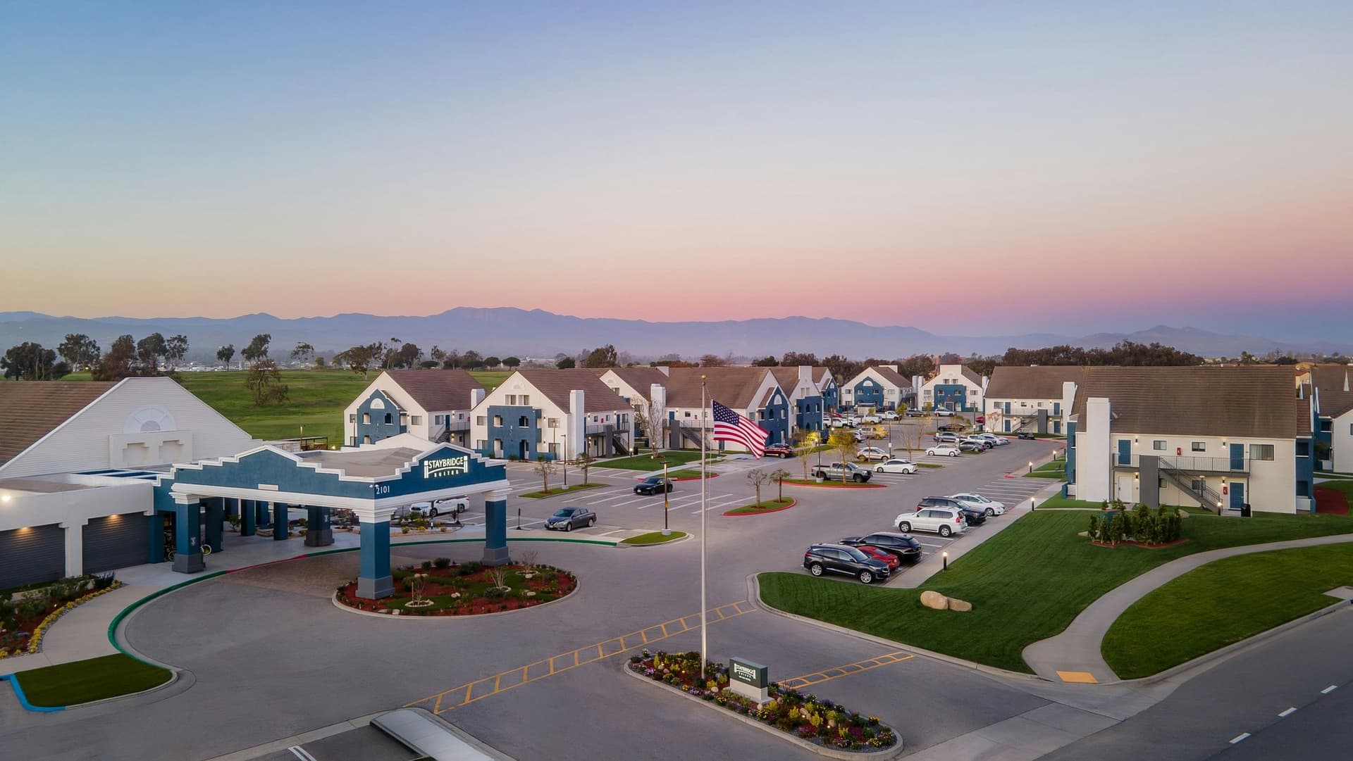 Staybridge Suites Oxnard - River Ridge