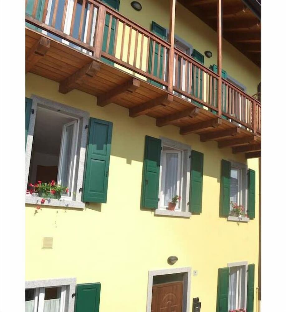 Casa Rosella