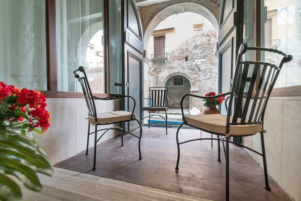 Riva Palace Apartments by Wonderful Italy