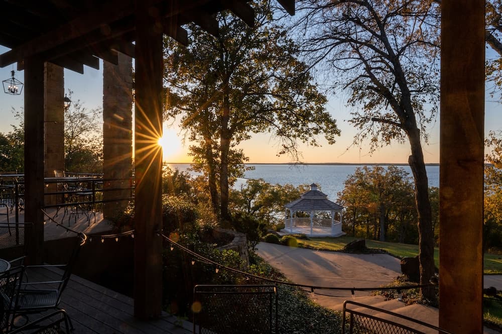 Lone Star Lodge and Marina