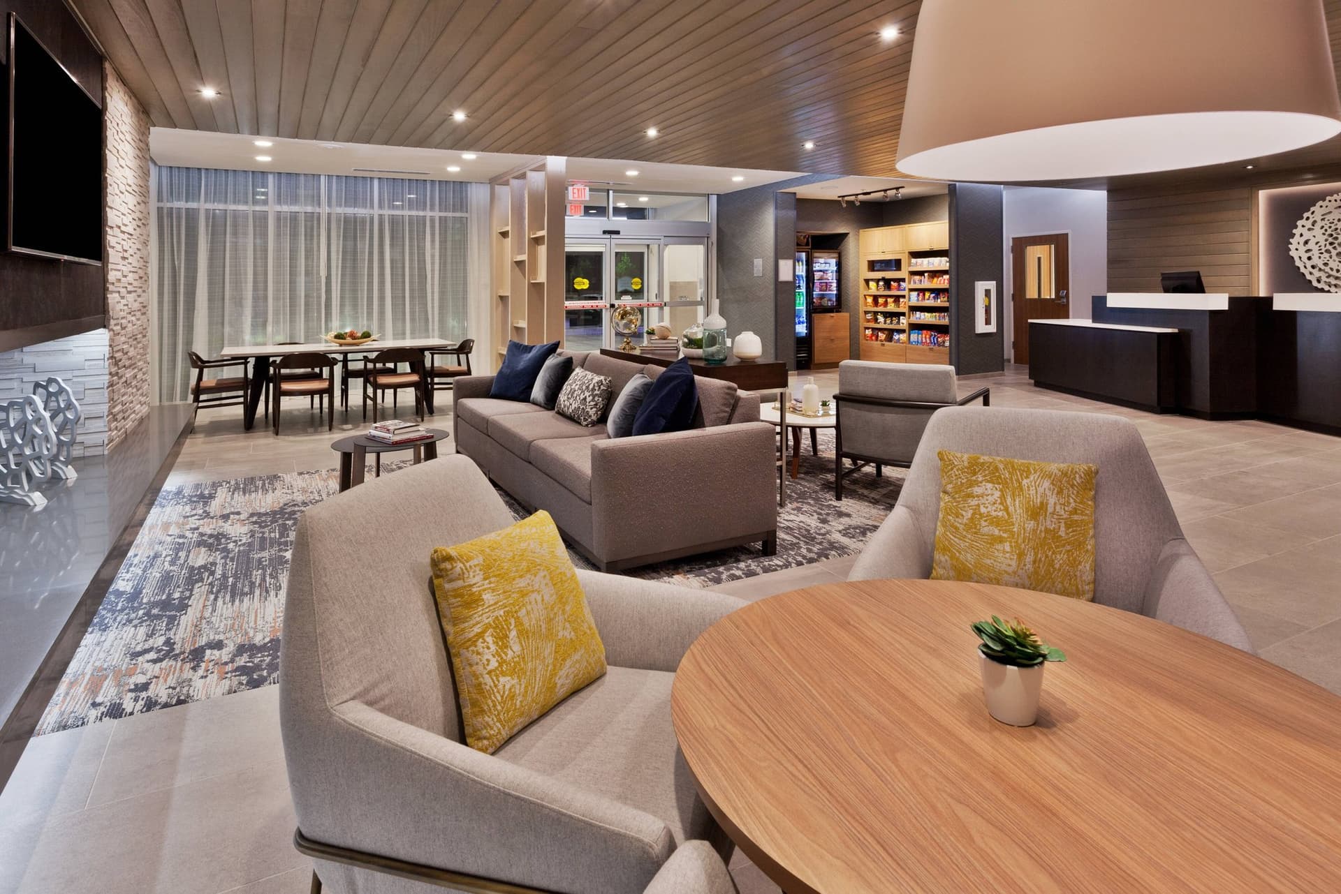 Fairfield Inn And Suites By Marriott Birmingham Colonnade Grandview