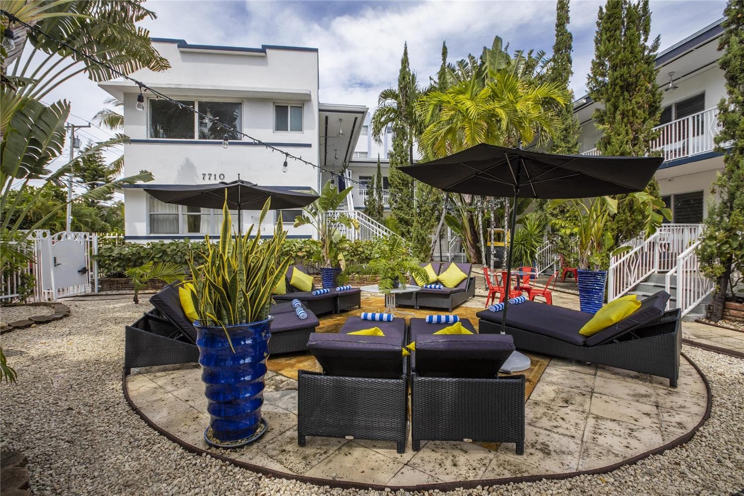Beachside Apartment Hotel