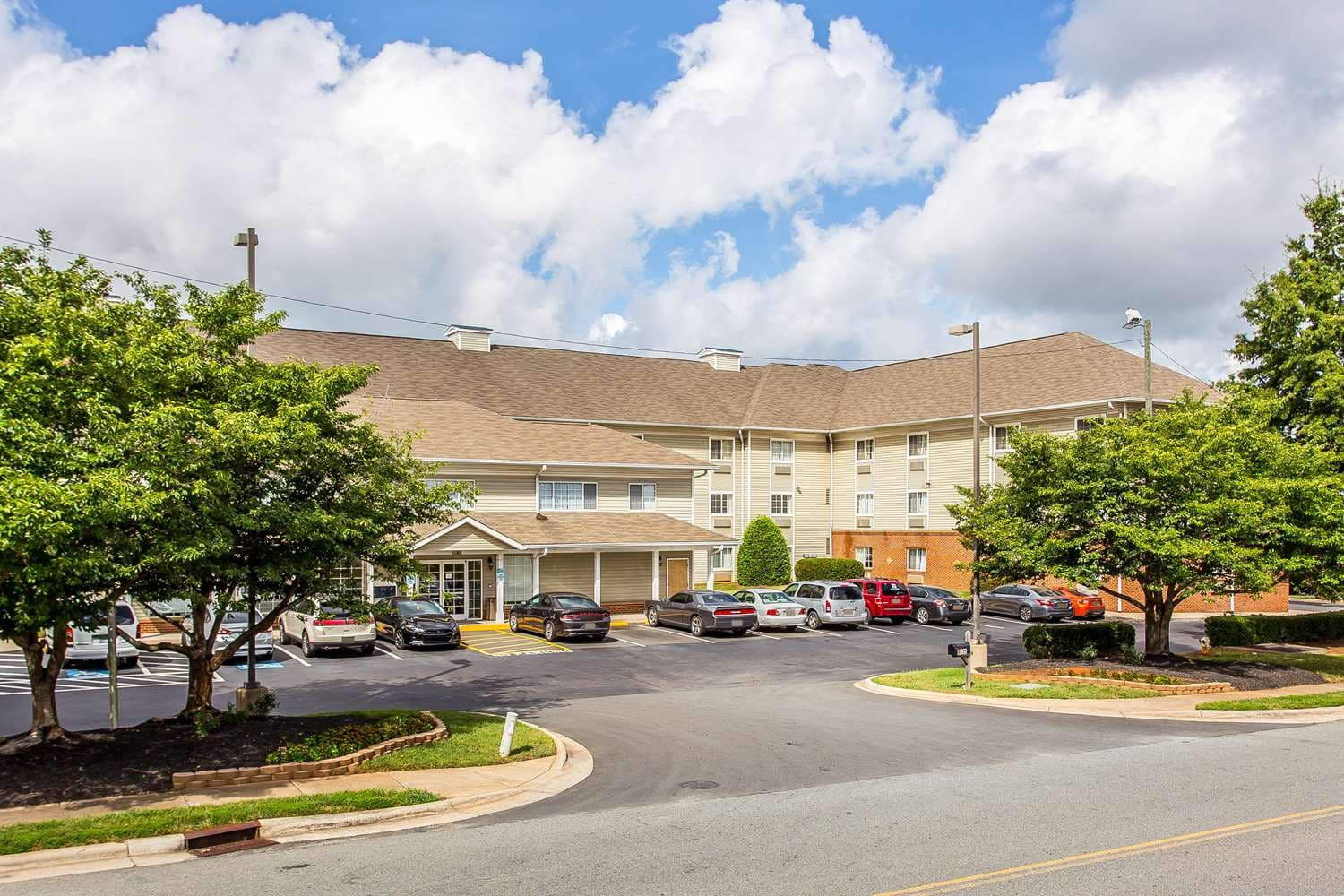 Suburban Studios Near University Of North Carolina-charlotte