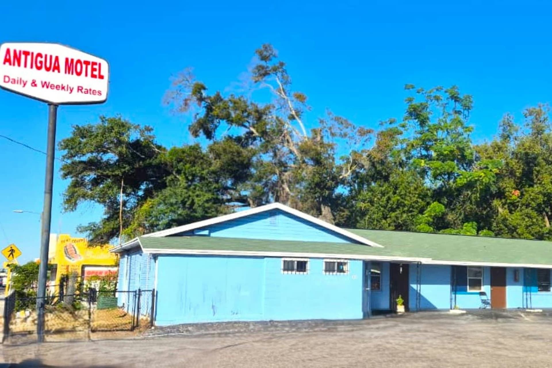 Antigua Motel By Oyo Tampa