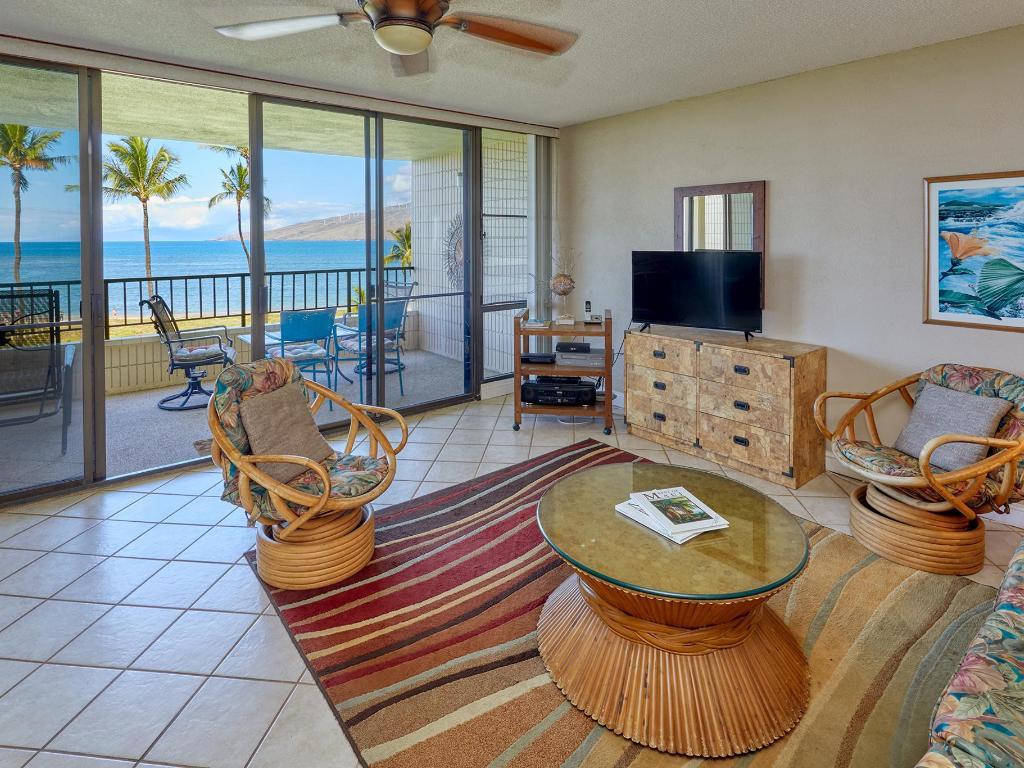 Koa Lagoon 1BR Deluxe Condo 402, Vacation Rental in Kihei South Side Maui Hawaii USA Condo