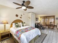 Kona condo rental: Kona Shores - Studio Garden View #203