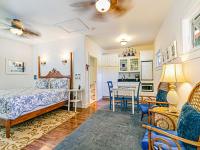 Volcano vacation rental: Dancing Bamboo Cottage - Studio Duplex