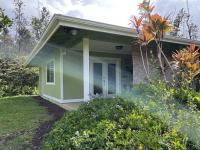 Keaau vacation rental: Barefoot Bungalow