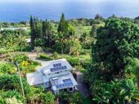 Laupahoehoe vacation rental: Relaxing Gardens - 3BR Home Ocean View