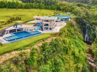 Ninole vacation rental: Waterfalling Estate - 6BR Estate