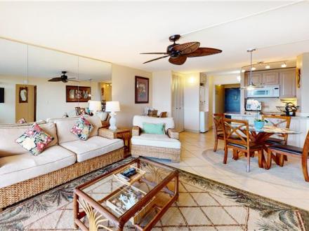 Wailuku condo rental: Island Sands Resort - 2BR Condo #111
