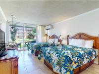Kapaa condo rental: Islander on the Beach - 1BR Condo #121