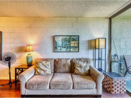 Hilo condo rental: Maunaloa Shores - 2BR Condo #612
