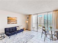 Honolulu condo rental: Pavilion at Waikiki - 1BR Condo #1804